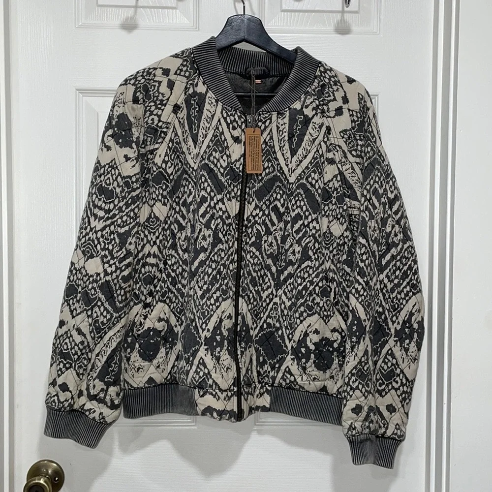 Free People Black and Cream Bomber Jacket - Picture 6 of 14